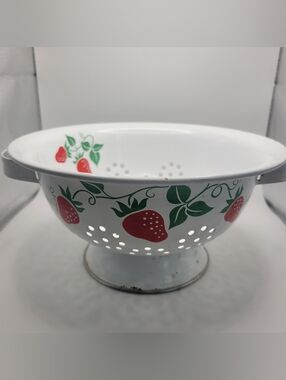 Vintage 8" Strawberry Colander Strainer 1983 Teleflora White Enamel Cottage Core